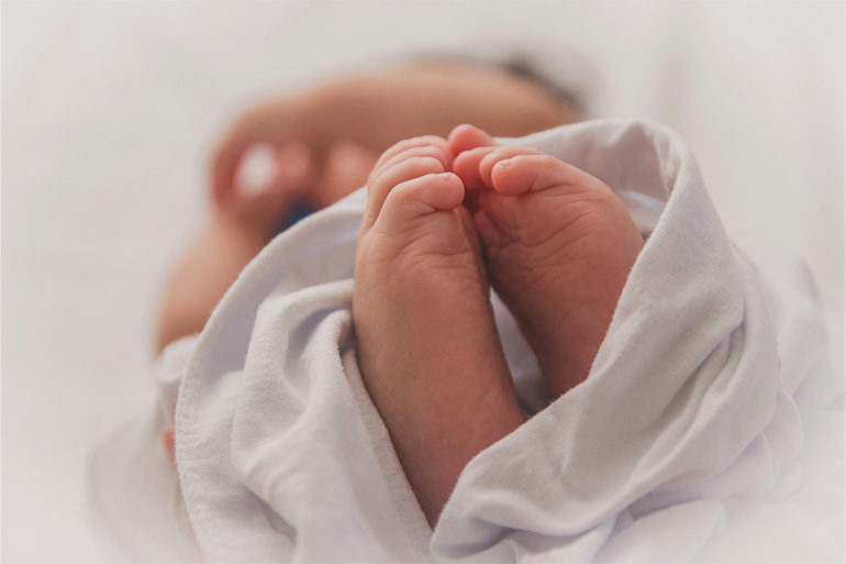 registering a birth of a newborn in Spain